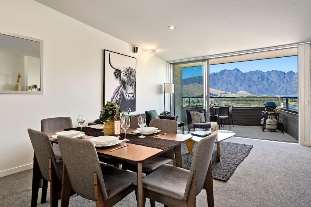 Toru - Eclectic Apartment With Delightful Lake Views Queenstown Extérieur photo