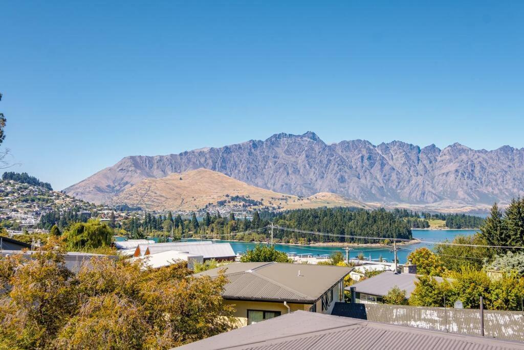 Toru - Eclectic Apartment With Delightful Lake Views Queenstown Extérieur photo