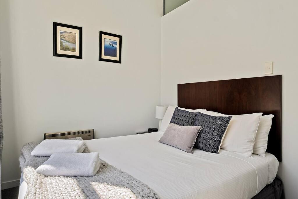 Toru - Eclectic Apartment With Delightful Lake Views Queenstown Extérieur photo