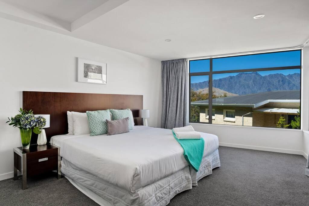 Toru - Eclectic Apartment With Delightful Lake Views Queenstown Extérieur photo